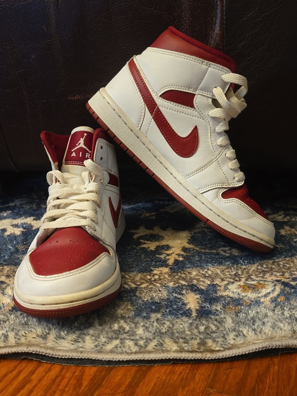 Jordan Kid's Mid/High-Top Sneakers - White and Red